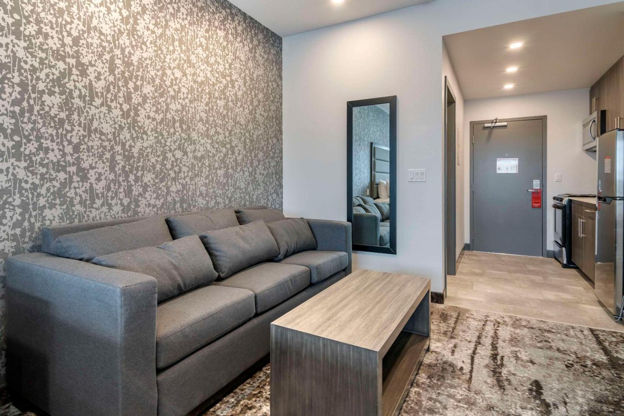 The Hue Hotel, Ascend Hotel Collection แคมลูปส์ ภายนอก รูปภาพ