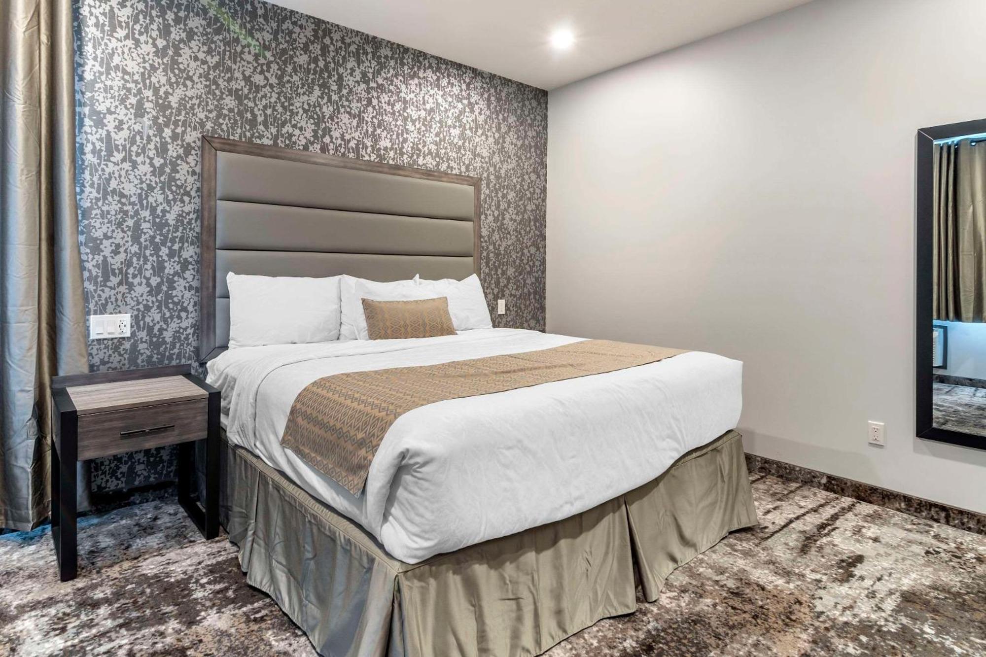 The Hue Hotel, Ascend Hotel Collection แคมลูปส์ ภายนอก รูปภาพ