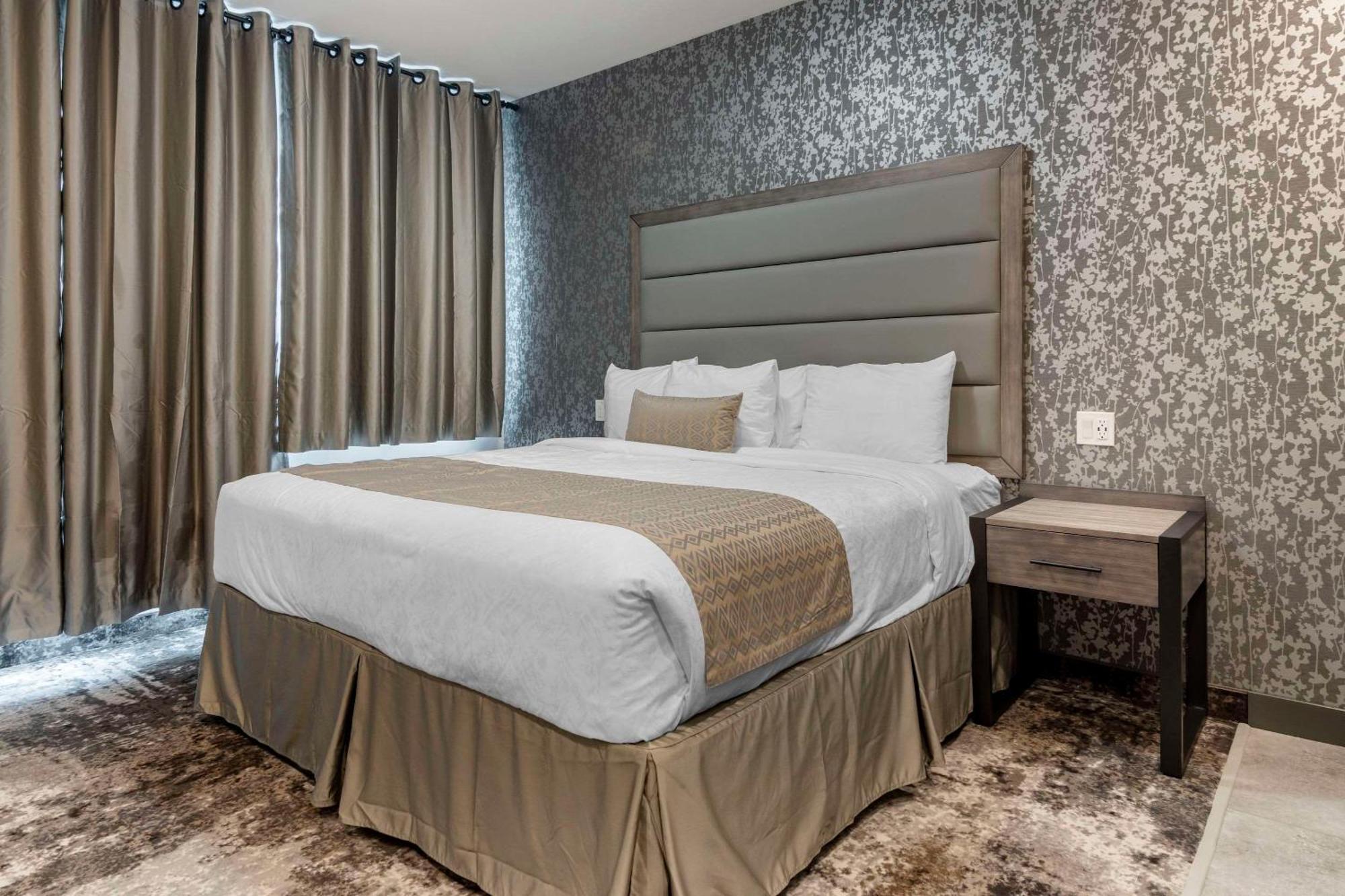 The Hue Hotel, Ascend Hotel Collection แคมลูปส์ ภายนอก รูปภาพ