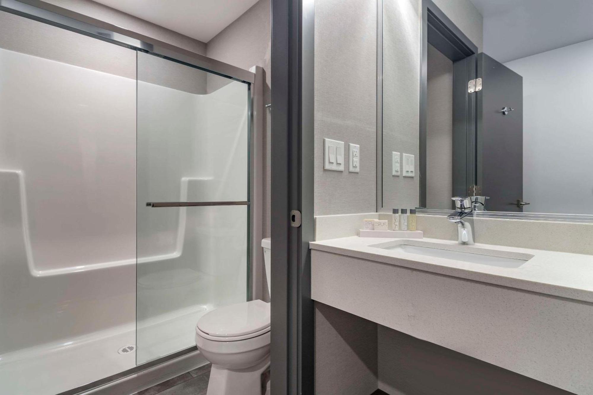 The Hue Hotel, Ascend Hotel Collection แคมลูปส์ ภายนอก รูปภาพ