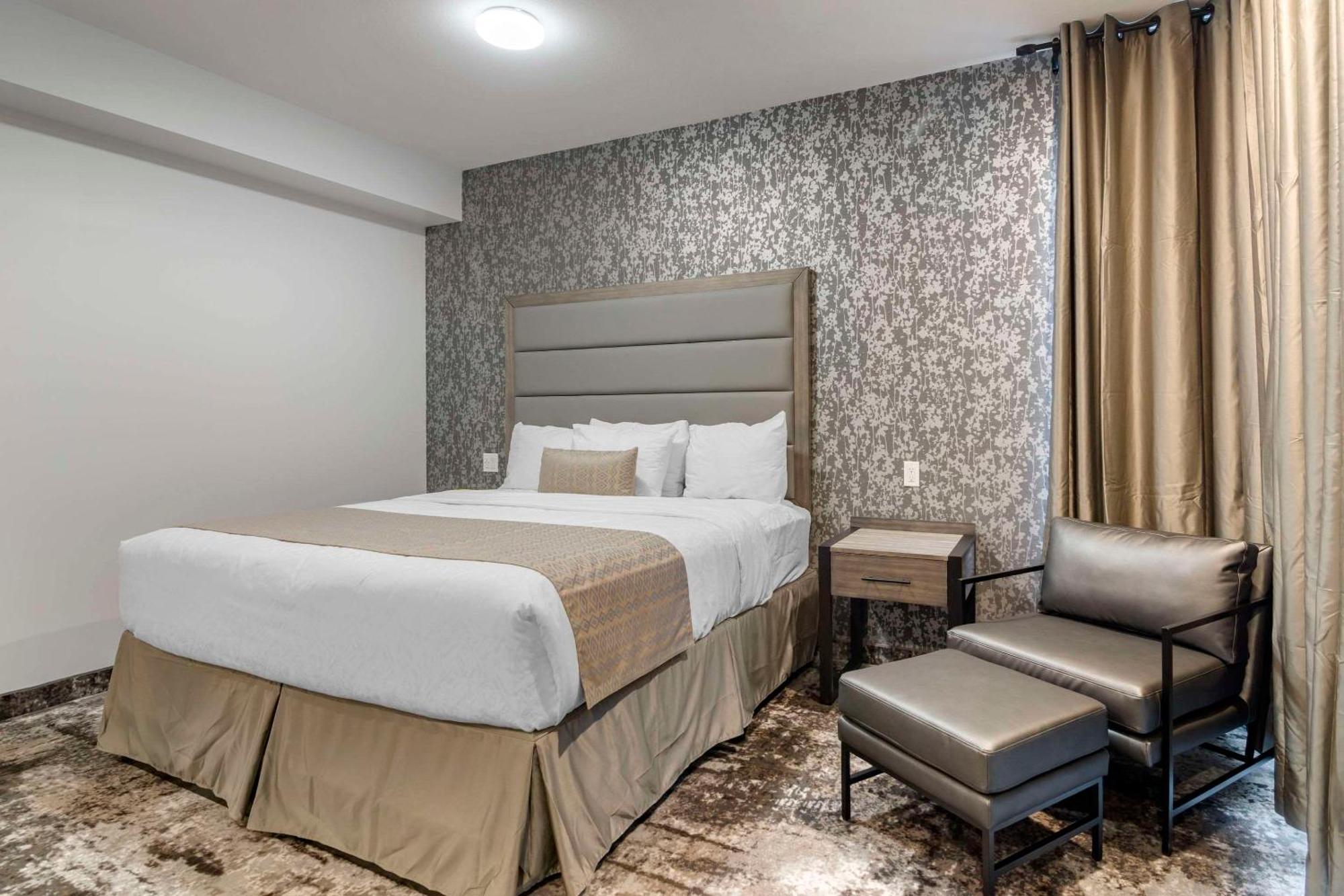 The Hue Hotel, Ascend Hotel Collection แคมลูปส์ ภายนอก รูปภาพ